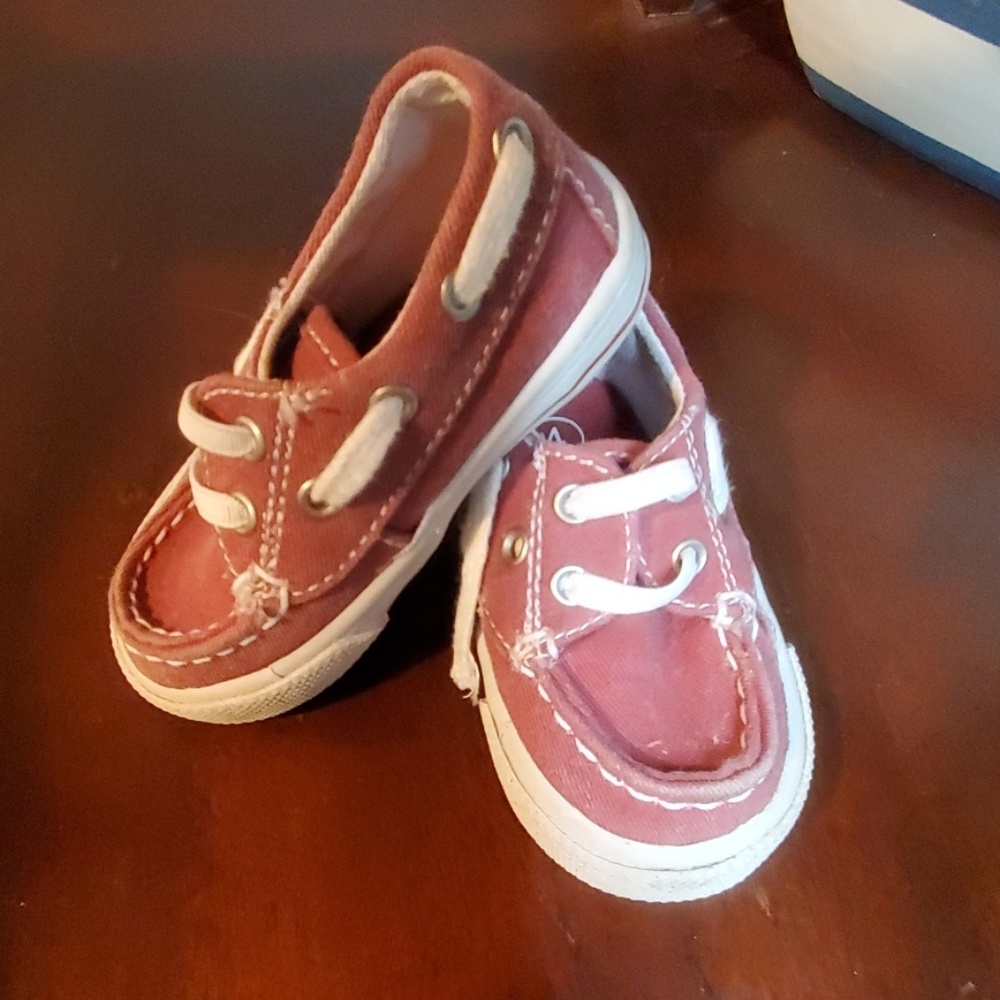 Baby boat shoes